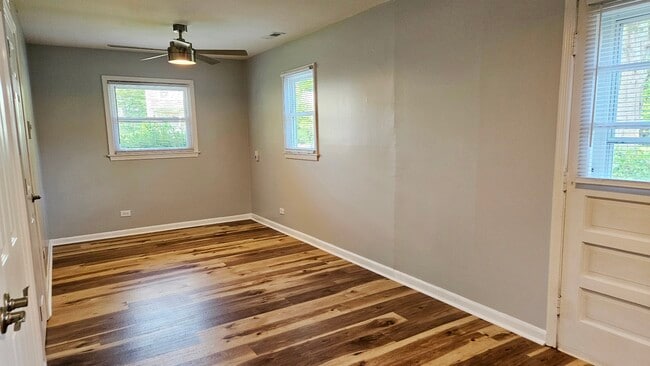 Building Photo - 231 Shamrock Rd