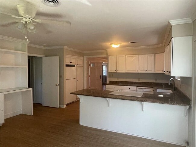 Building Photo - 205 Cater St