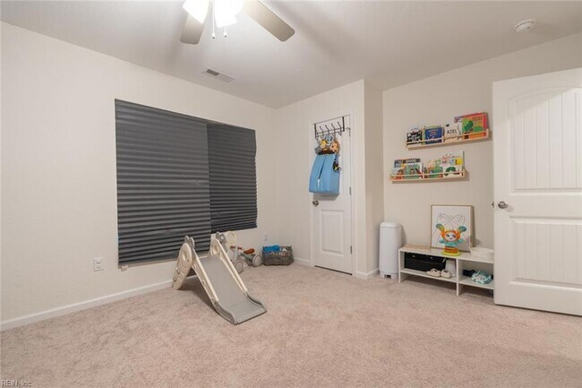 Building Photo - 1536 Beekman St