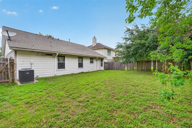 Building Photo - 10426 Briar Patch St