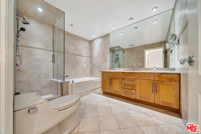 Building Photo - 4477 Woodman Ave