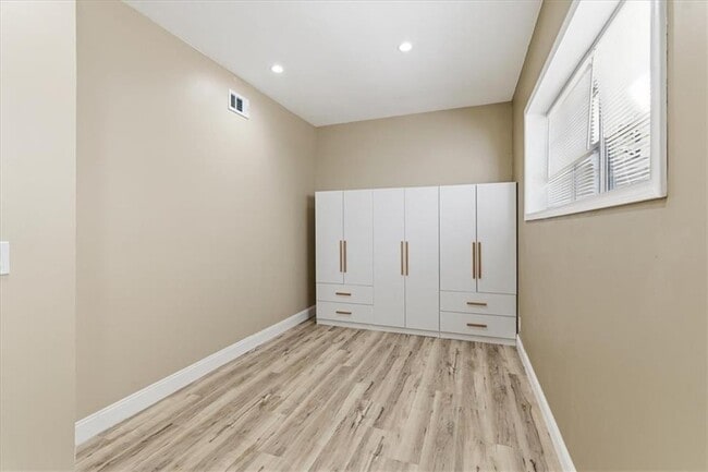 Building Photo - 3268 Briarwood Blvd