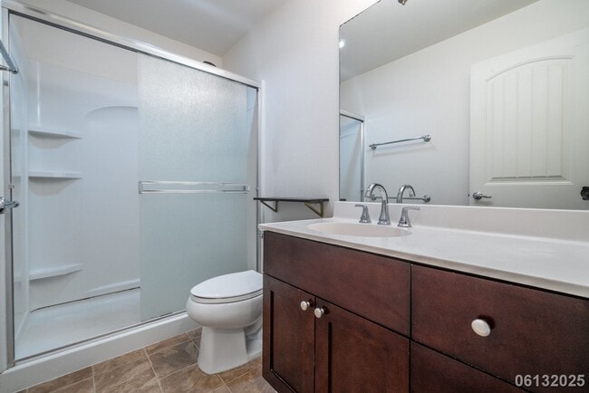 Building Photo - Available for move in on 7/8/25.   2 bedro...