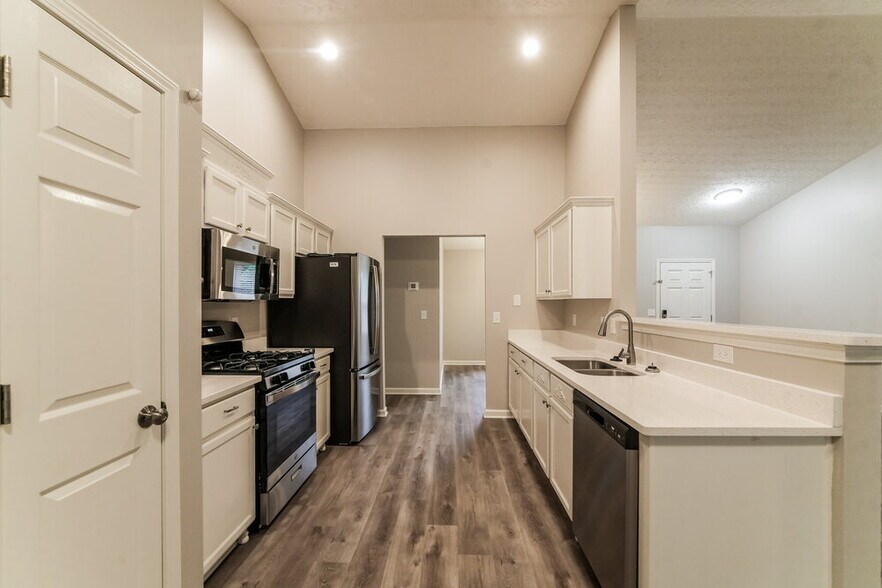Building Photo - 228 Red Maple Way