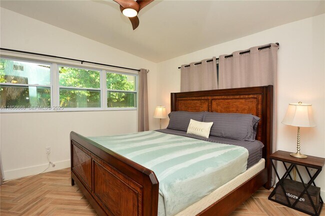 Building Photo - 2305 N Ocean Blvd