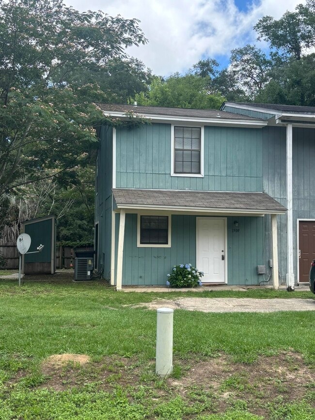Building Photo - 1909 Nekoma Ct