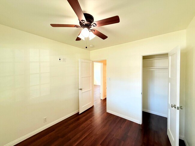 Building Photo - 17535-17537 Baltar Street