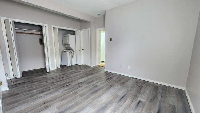 Building Photo - 56 Atwood St