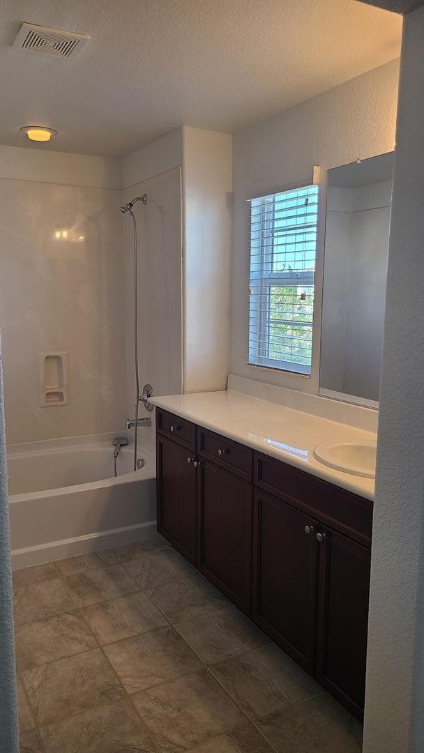 Building Photo - West Roseville, New Paint & Carpet 2 Story...