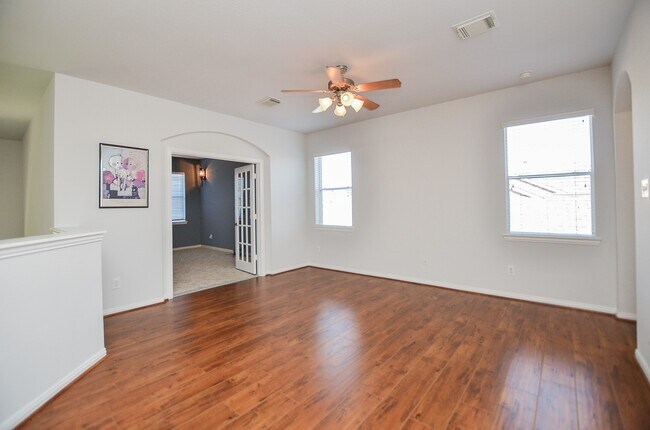 Building Photo - 4315 Village Forest Dr