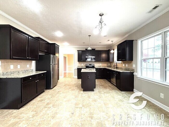 Building Photo - 15-20 Minutes from Fort Bragg and Cape Fear Valley! 4 Bed, 2.5 Bath AVAILABLE FOR MOVE IN NOW!