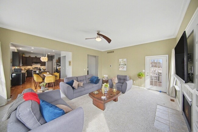 Building Photo - 1495 Chapleau Dr