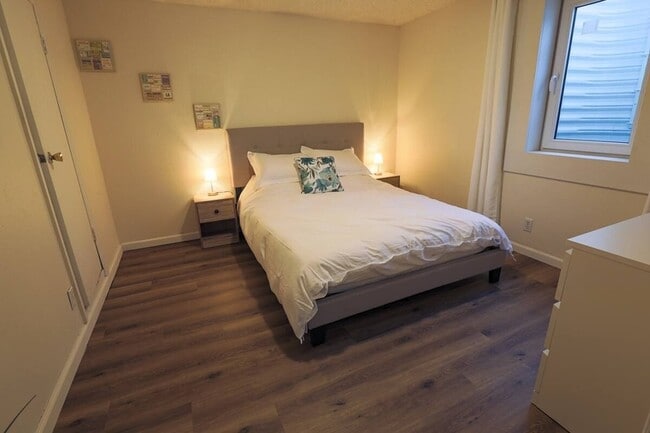 Building Photo - 6659 Upham Dr