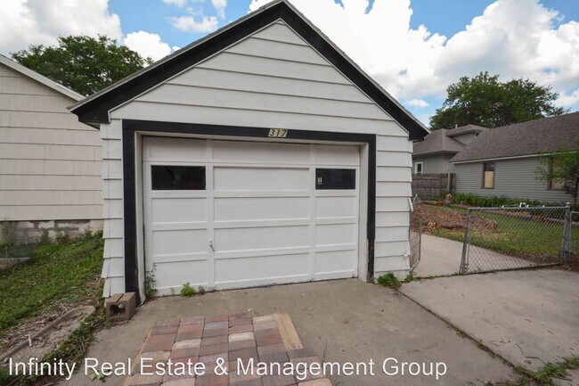 Building Photo - 3 br, 1 bath House - 317 10th Ave NE