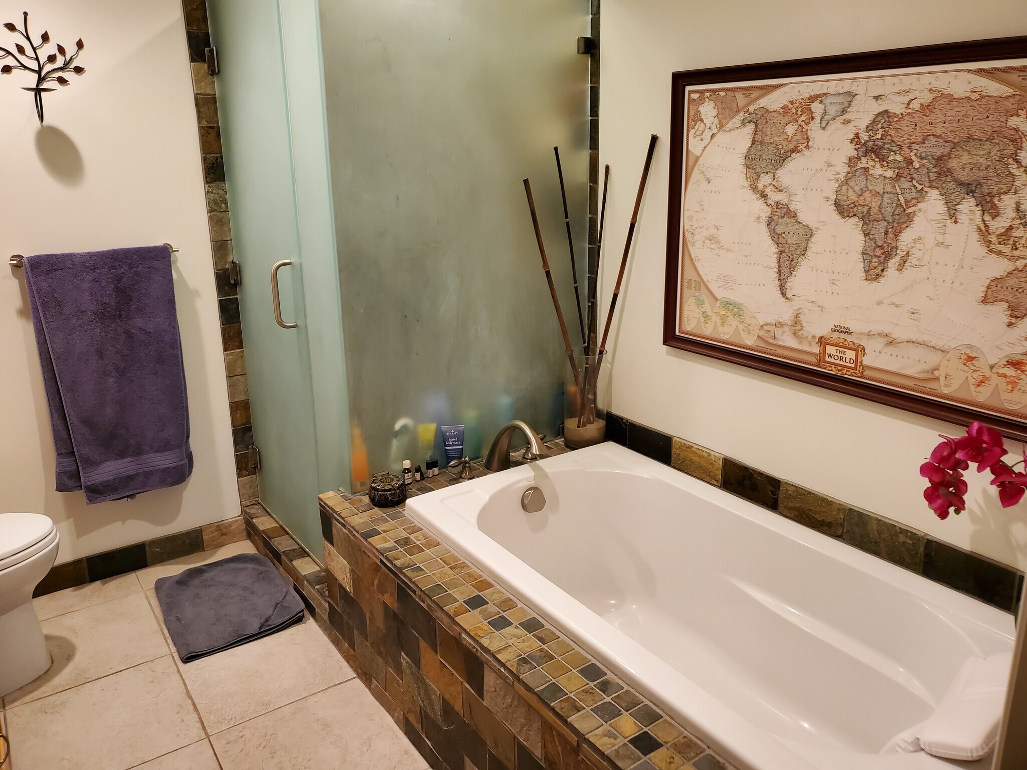 Bathroom decor - 11946 Dorothy St