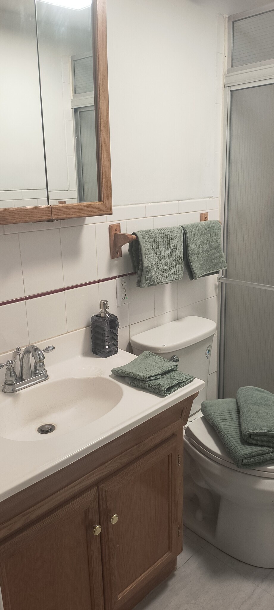 Bathroom - 675 Utica St