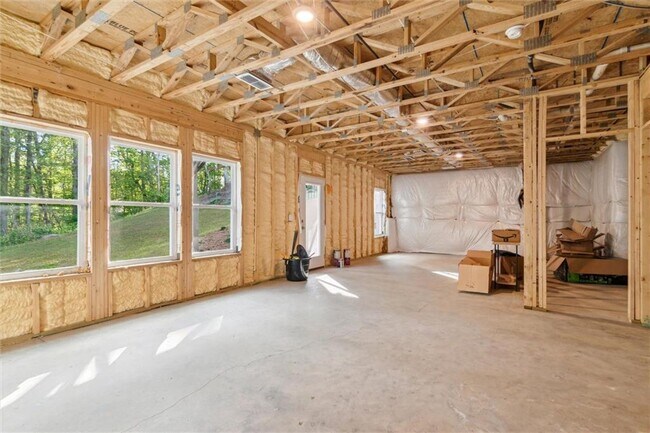 Building Photo - 225 Magnolia Dr