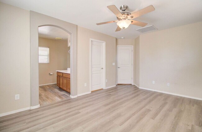 Building Photo - 41375 W Cahill Dr