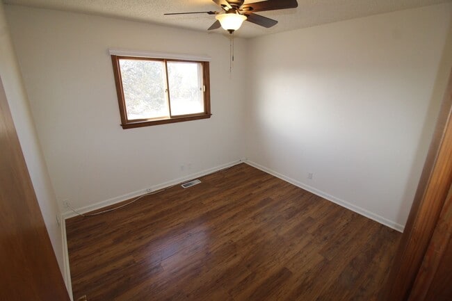 Building Photo - 601 La Bajada Way