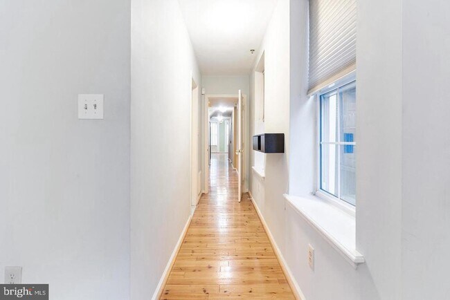 Building Photo - 1523 Green St