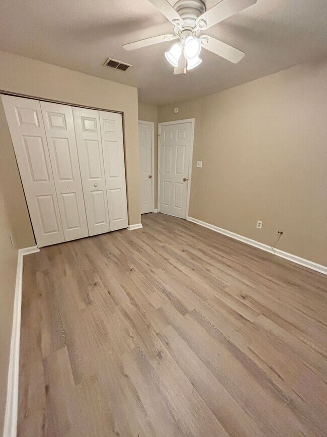 Building Photo - 2856 Botany Pl