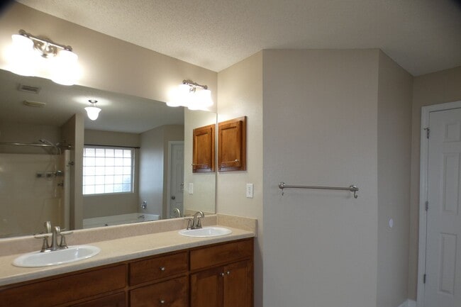 Building Photo - Spacious 4-Bedroom All Brick Home