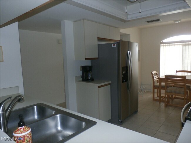 Building Photo - 16500 Kelly Cove Dr