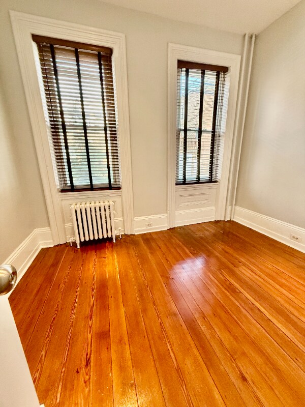 Building Photo - 302 Dickinson St