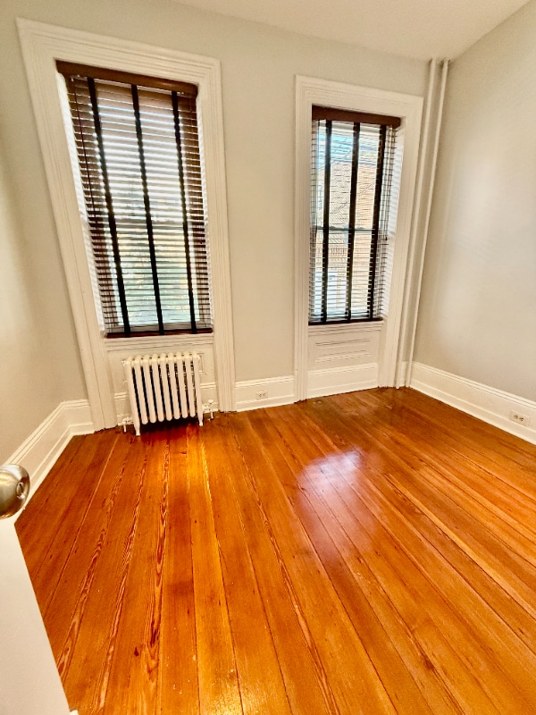 Building Photo - 302 Dickinson St