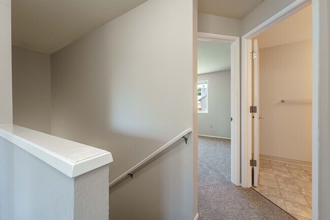 Building Photo - Itamura 2