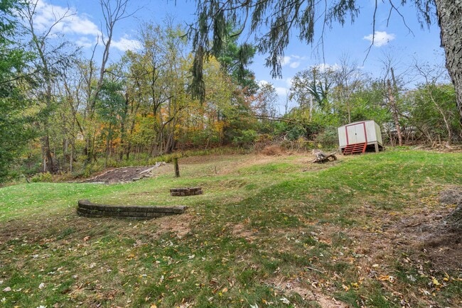 Building Photo - MOVE IN SPECIAL! SCORE HALF OFF 1ST MONTH'...
