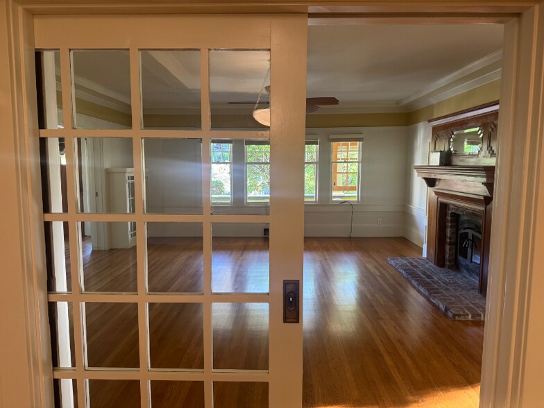 Building Photo - 199 Saranap Ave