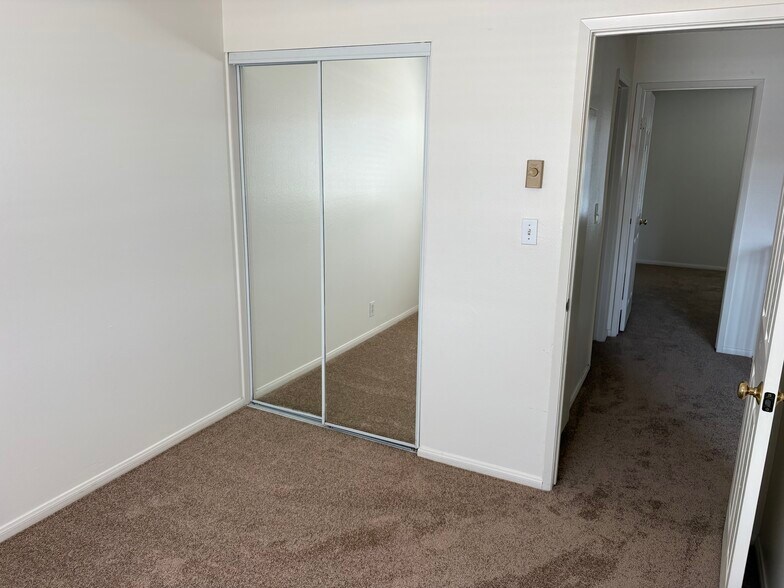 Building Photo - 11071 Grant Way