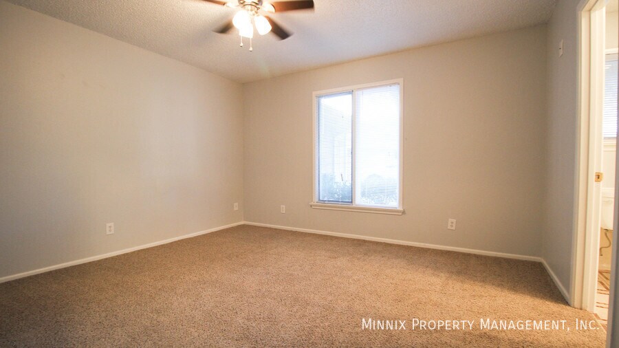 Building Photo - 7908 Aberdeen Ave