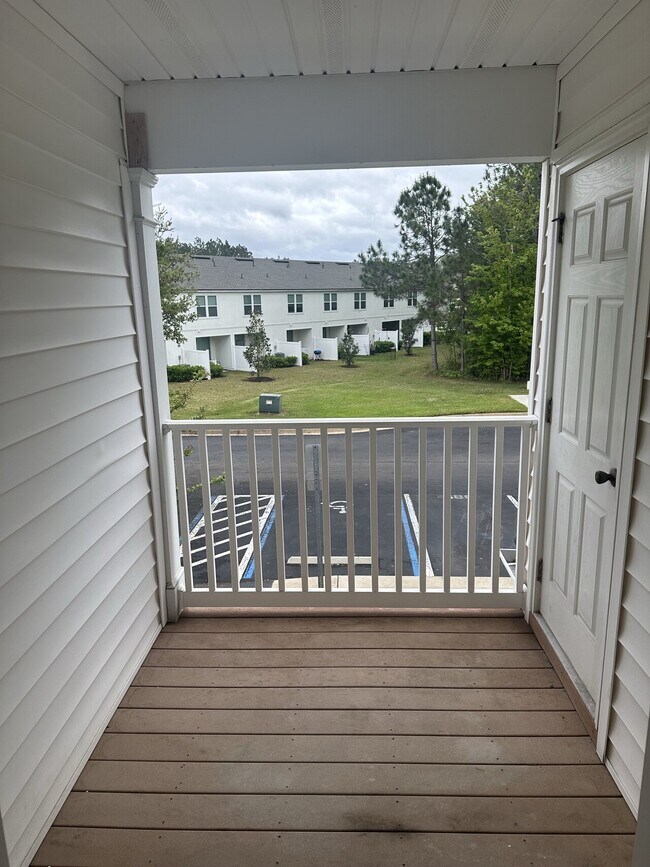 Building Photo - 575 Oakleaf Plantation Pkwy #615