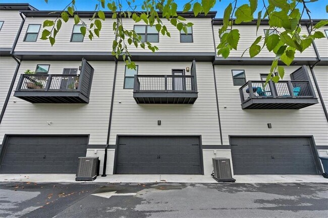 Building Photo - 2030 Main St NW