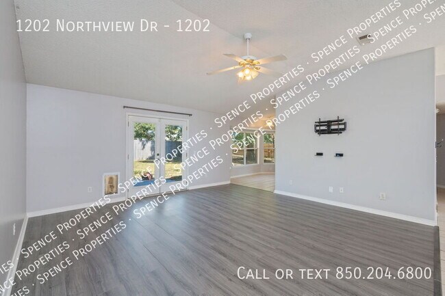 Building Photo - 1202 Northview Dr