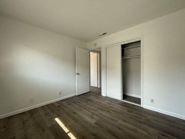 Building Photo - Great 3 Bed 2 Bath in Arden Arcade