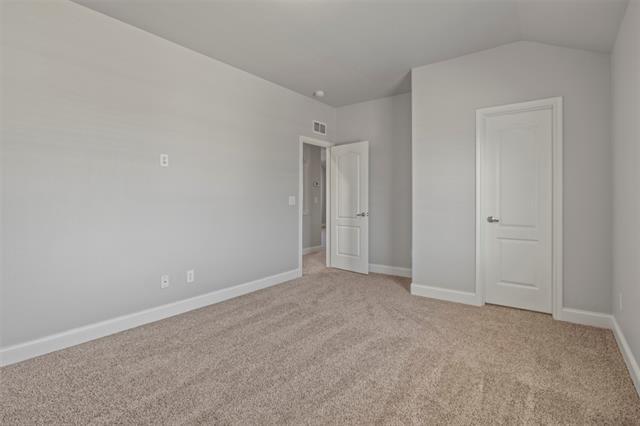 Building Photo - 1017 Chatsworth Dr