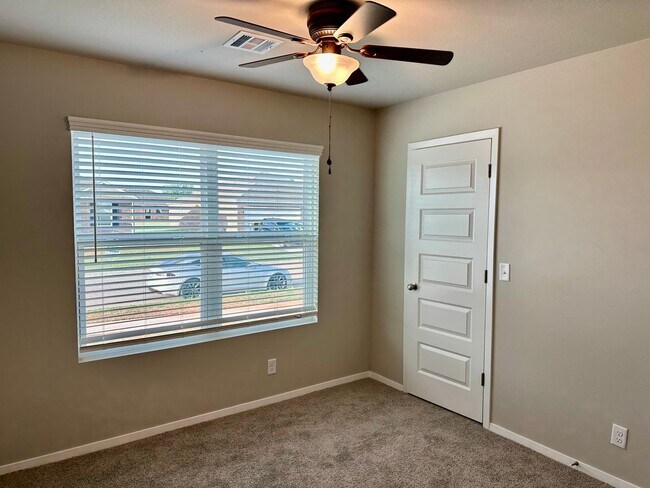 Building Photo - 4 bedroom 2 bath 2 car garage - Bixby Schools