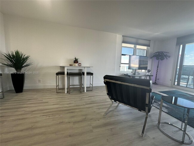 Building Photo - 3800 S Ocean Dr