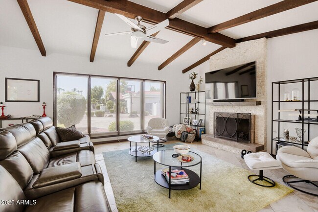 Building Photo - 5344 E Shaw Butte Dr