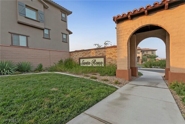 Building Photo - 41 Lomita Heights Dr