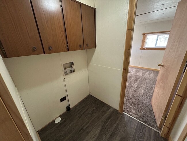 Building Photo - 2 Bedroom 1 Bath Updated Mobile Home in A & J Mobile Home Park