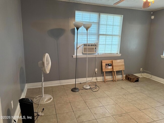 Building Photo - 1138 E 19th St