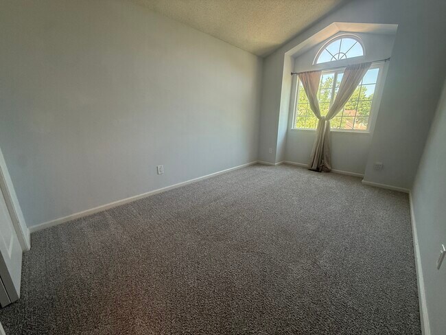 Building Photo - 14602 E Bellewood Pl
