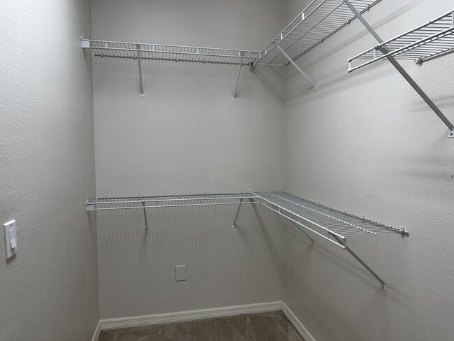Building Photo - 5891 Trumpet St