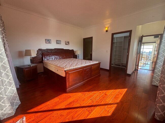 Building Photo - 1055 Alewa Dr