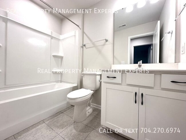 Building Photo - 4408 Iron Oak Ln