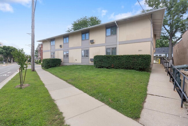 Building Photo - 2601 University Ave